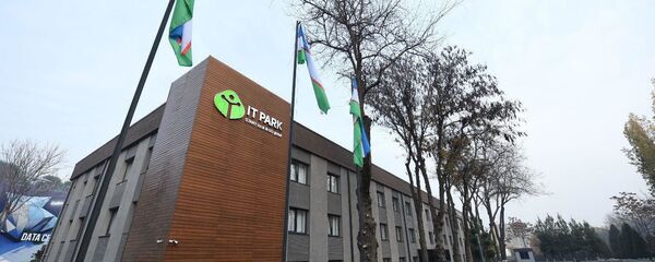 Шавкат Мирзиёев посетил Технологический парк программных продуктов и информационных технологий в Мирзо-Улугбекском районе Ташкента Шавкат Мирзиёев посетил Технологический парк программных продуктов и информационных технологий в Мирзо-Улугбекском районе Ташкента - Sputnik Ўзбекистон