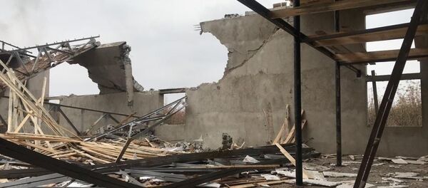 Обрушение потолочного перекрытия и железобетонных стен здания в жилом массиве Сайрам Каратауского района Шымкента  Обрушение потолочного перекрытия и железобетонных стен здания в жилом массиве Сайрам Каратауского района Шымкента  - Sputnik Ўзбекистон