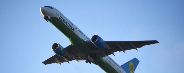 Самолет Boeing 757-231 авиакомпании Uzbekistan Airways в международном аэропорту Внуково имени А. Н. Туполева. - Sputnik Ўзбекистон