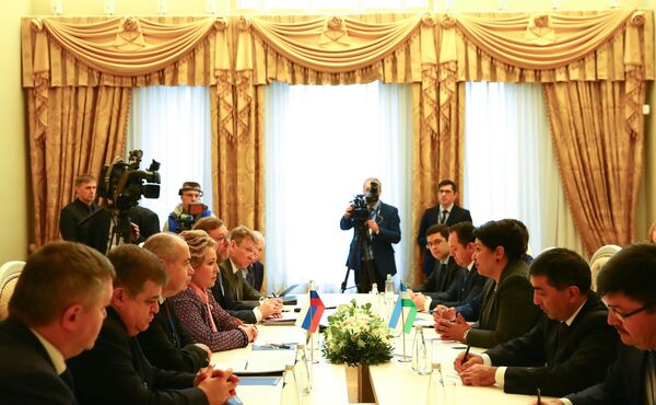 Нарбаева поделилась с Матвиенко желанием участвовать в женском форуме - Sputnik Узбекистан