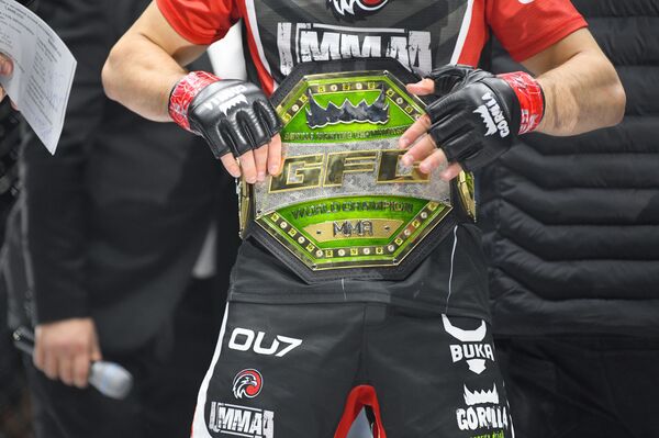 Бой Умара Нурмагомедова в Ташкенте продлился всего один раунд - Sputnik Узбекистан