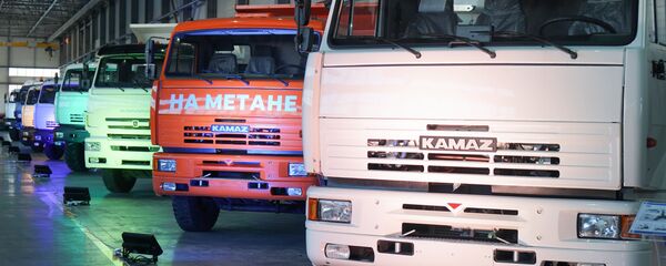 Церемония открытия новой линии по сборке автомобилей КАМАЗ в г. Самарканд Церемония открытия новой линии по сборке автомобилей КАМАЗ в г. Самарканд - Sputnik Узбекистан