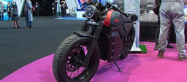 Конкурент Илона Маска: Калашников представил городской электромотоцикл Конкурент Илона Маска: Калашников представил городской электромотоцикл - Sputnik Ўзбекистон