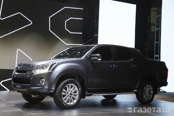 Три модификации и семь цветов: новый узбекский пикап Isuzu D-Max Три модификации и семь цветов: новый узбекский пикап Isuzu D-Max - Sputnik Узбекистан