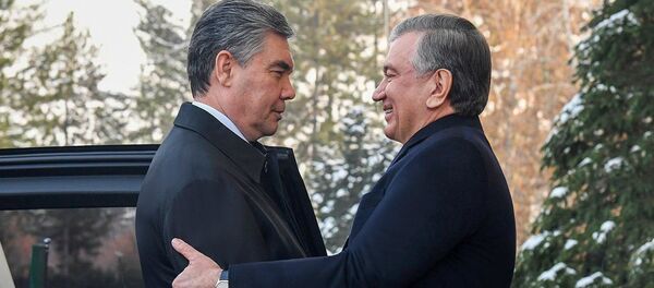 Sostoyalas vstrecha Prezidenta Uzbekistana Shavkata Mirziyoyeva i Prezidenta Turkmenistana Gurbanguli Berdimuxamedova - Sputnik O‘zbekiston