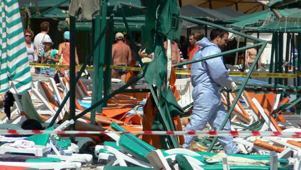 Взрыв на пляже в турецком курортном городе Кемер - Sputnik Узбекистан