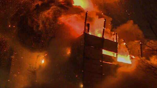 Пожар на Тушинском машиностроительном заводе в Москве - Sputnik Узбекистан