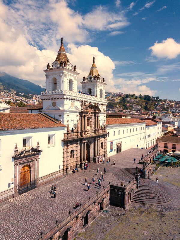 An aerial view on Quito, Ecuador - Sputnik O‘zbekiston