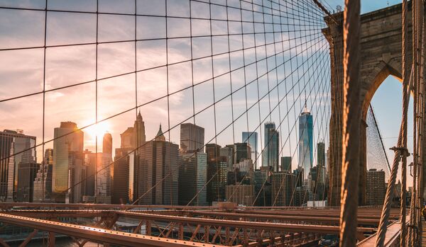 A view from the Brooklyn Bridge on New York - Sputnik Ўзбекистон