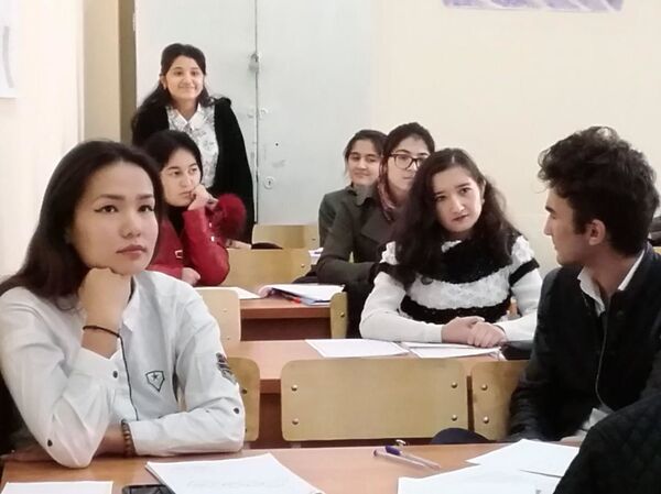 Второй родной: почему в Узбекистане учат русский - Sputnik Узбекистан