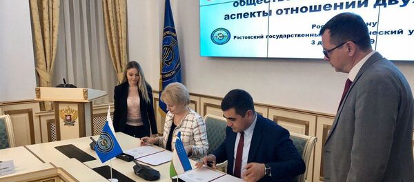 Круглый стол на тему Россия и Узбекистан: общественно-политические аспекты отношений двух стран в Ростове-на-Дону Круглый стол на тему Россия и Узбекистан: общественно-политические аспекты отношений двух стран в Ростове-на-Дону - Sputnik Узбекистан