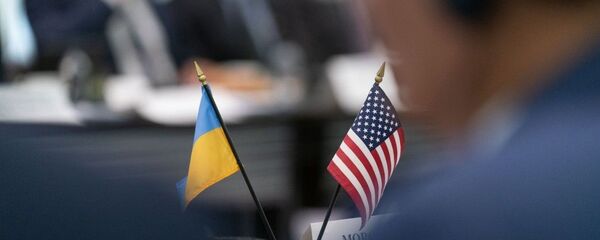 Флаги Украины и США - Sputnik Узбекистан