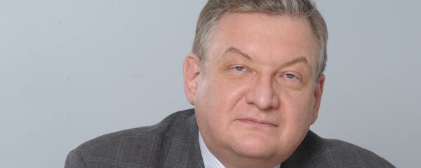 Проректор Финансового университета при Правительстве РФ Алексей  Зубец - Sputnik Узбекистан