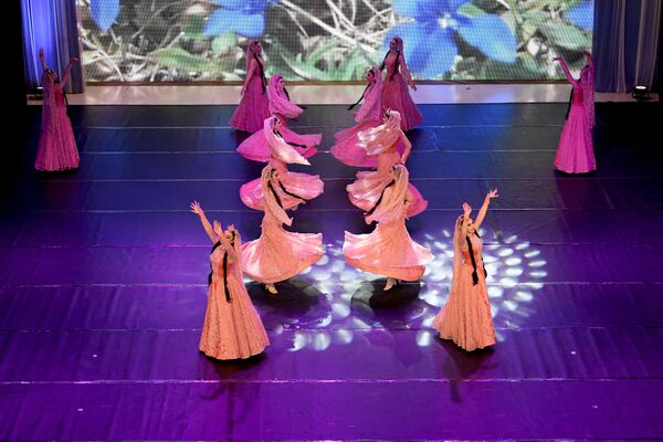 В Ташкенте выступил легендарный ансамбль танца из Дагестана Лезгинка - Sputnik Узбекистан