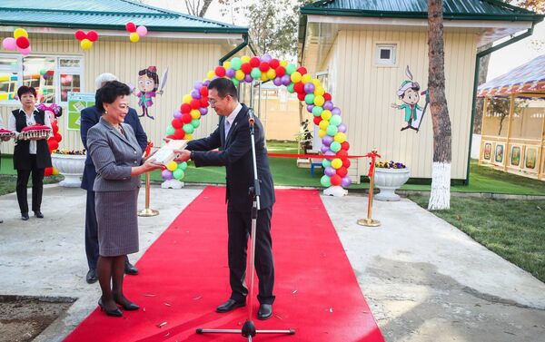  Открытие первого модульного здания, построенного на территории дошкольной образовательной организации Алмазарского района - Sputnik Узбекистан