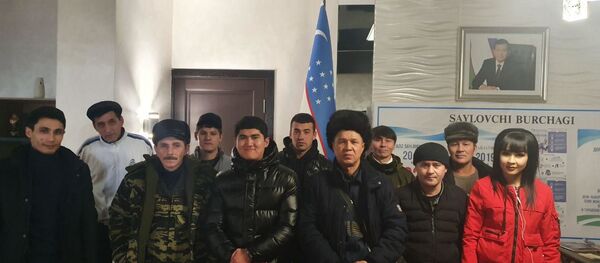 МВД возвращает нелегальных мигрантов с Казахстана МВД возвращает нелегальных мигрантов с Казахстана - Sputnik Ўзбекистон