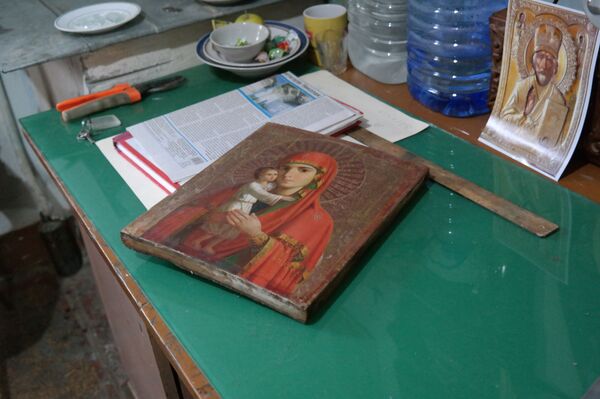 Воскрешая святыни Самарканда: история иконописца-самоучки - Sputnik Узбекистан