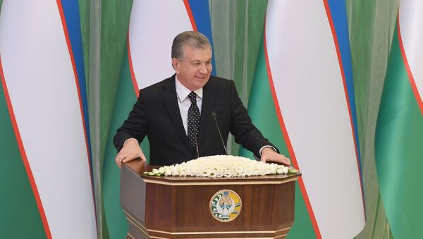 Президент Узбекистана Шавкат Мирзиёев на торжествах в честь Дня конституции - Sputnik Узбекистан