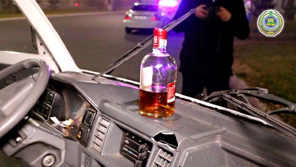 Пьяного водителя в Ташкенте пришлось обезвредить с помощью оружия - фото - Sputnik Узбекистан