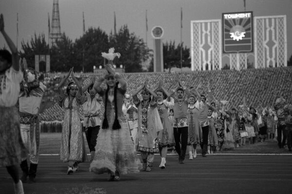 Реконструкция Пахтакора: уроки и опыт Динамо и Газпром Арены - Sputnik Узбекистан