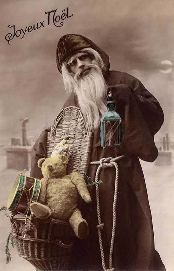 Рождественский французский фольклорный персонаж Пер-Ноэль на открытке - Sputnik Узбекистан