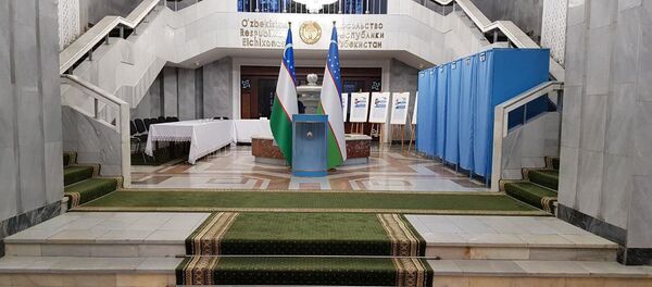 Кабинки для голосования на территории посольства Узбекистана в РФ - Sputnik Узбекистан