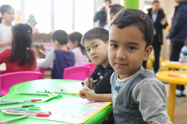 Дети в модульном детском саду - Sputnik Узбекистан