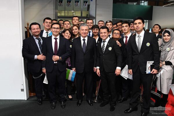 Мирзиёев стал почетным доктором Нагойского университета - Sputnik Узбекистан