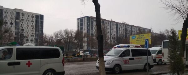 Машины скорой помощи на месте обрушения строящейся ветки метро в г. Ташкент Машины скорой помощи на месте обрушения строящейся ветки метро в г. Ташкент - Sputnik Ўзбекистон