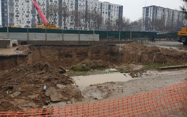 Ситуация на месте обрушения строящейся ветки Ташкентского метрополитена - Sputnik Узбекистан