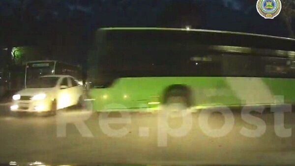 В Сергелийском районе автобус попал в ДТП - Sputnik Узбекистан