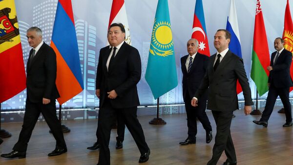 Премьер-министр РФ Д. Медведев принял участие в заседаниях Совета глав правительств СНГ и Евразийского межправительственного совета - Sputnik Узбекистан