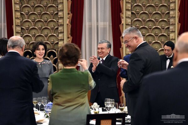 Президент Узбекистана с супругой побывали на торжественном приеме в Японии - Sputnik Узбекистан