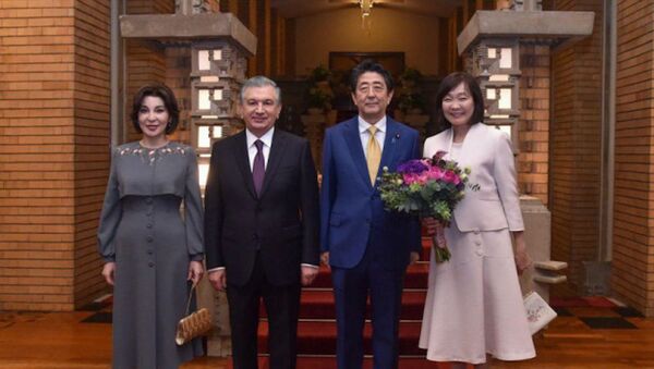 Президент Узбекистана с супругой побывали на торжественном приеме в Японии - Sputnik Узбекистан