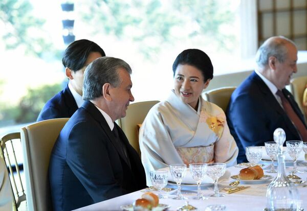 Мирзиёев ва унинг рафиқаси Япония императори билан учрашди - Sputnik Ўзбекистон