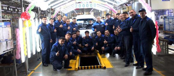 UzAuto Motors в Хорезме выпустил 200-тысячный автомобиль UzAuto Motors в Хорезме выпустил 200-тысячный автомобиль - Sputnik Ўзбекистон