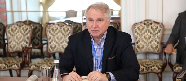 Директор Международного экспертного центра избирательных систем Александр Цинкер - Sputnik Узбекистан