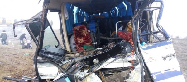 Автобус с гражданами Узбекистана столкнулся с КамАЗом под Волгоградом - Sputnik Узбекистан