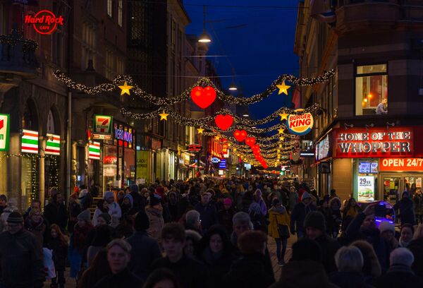 Украшенная к Рождеству улица в Копенгагене - Sputnik Узбекистан