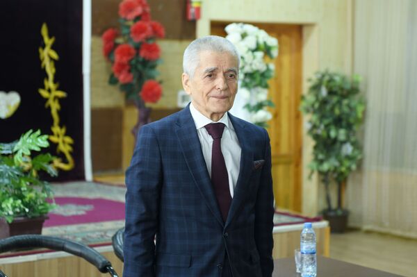 Геннадий Онищенко получил трогательный подарок от узбекских детей – фото - Sputnik Узбекистан