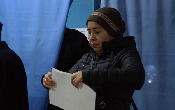 Парламентские выборы в Узбекистане. Избирательный участок №817 в Ташкенте - Sputnik Узбекистан