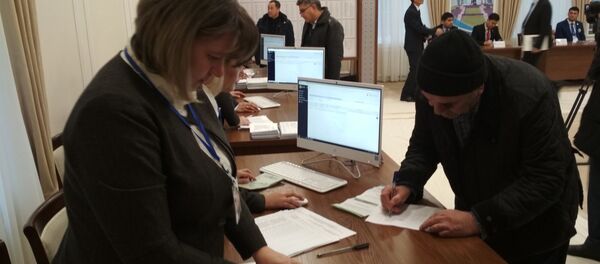 Парламентские выборы в Узбекистане. Избирательный участок №162 в Ташкенте - Sputnik Узбекистан