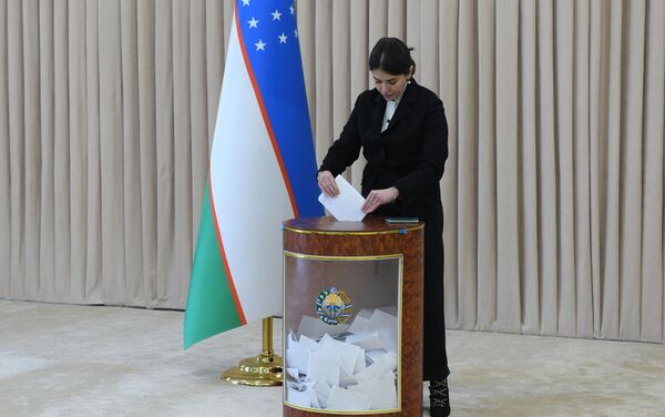 Дочь президента Узбекистана Шахноза Мирзиёева на парламентских выборах - Sputnik Узбекистан