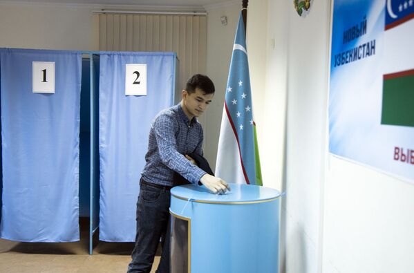 Как голосовали узбекистанцы в Санкт-Петербурге на парламентских выборах - Sputnik Узбекистан