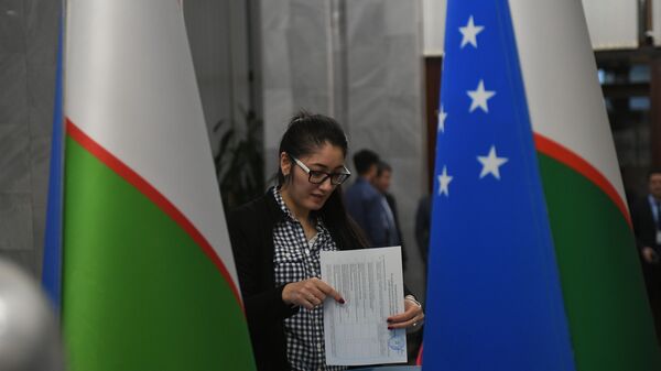 Kak golosovali uzbekistansi v Moskve na parlamentskix viborax - Sputnik O‘zbekiston