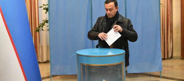 Как голосовали узбекистанцы в Москве на парламентских выборах - Sputnik Узбекистан