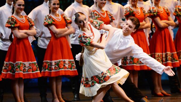 Артисты ансамбля народного танца - Sputnik Узбекистан