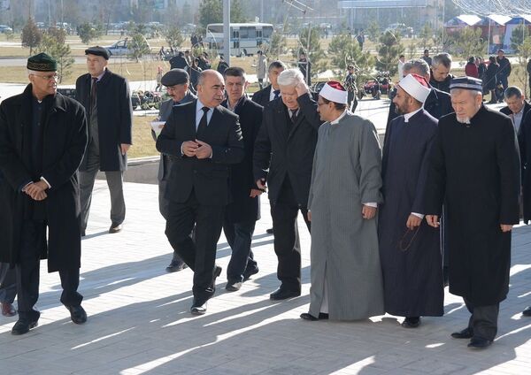 Борьба против невежества: Международная практическая конференция в Кашкадарье - Sputnik Узбекистан