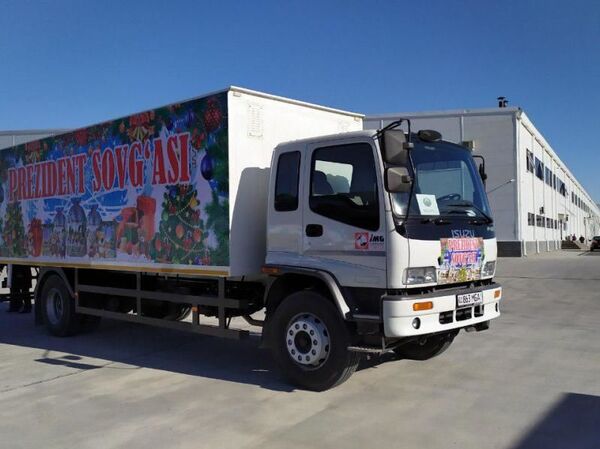 Около 11 тысяч детей получат новогодние подарки от президента - Sputnik Узбекистан