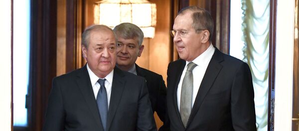 Встреча глав МИД РФ и Узбекистана С. Лаврова и А. Камилова Встреча глав МИД РФ и Узбекистана С. Лаврова и А. Камилова - Sputnik Ўзбекистон
